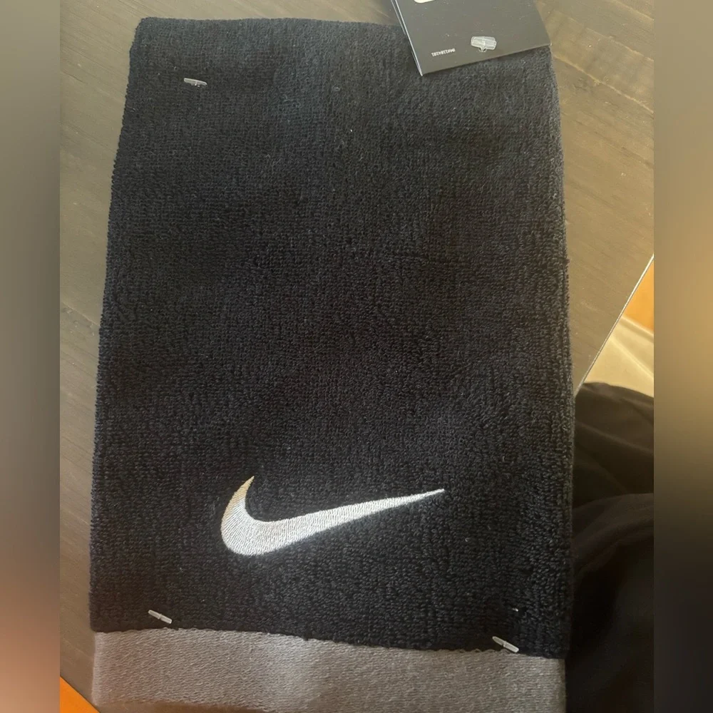 Nike Towels - Picture 3 of 5